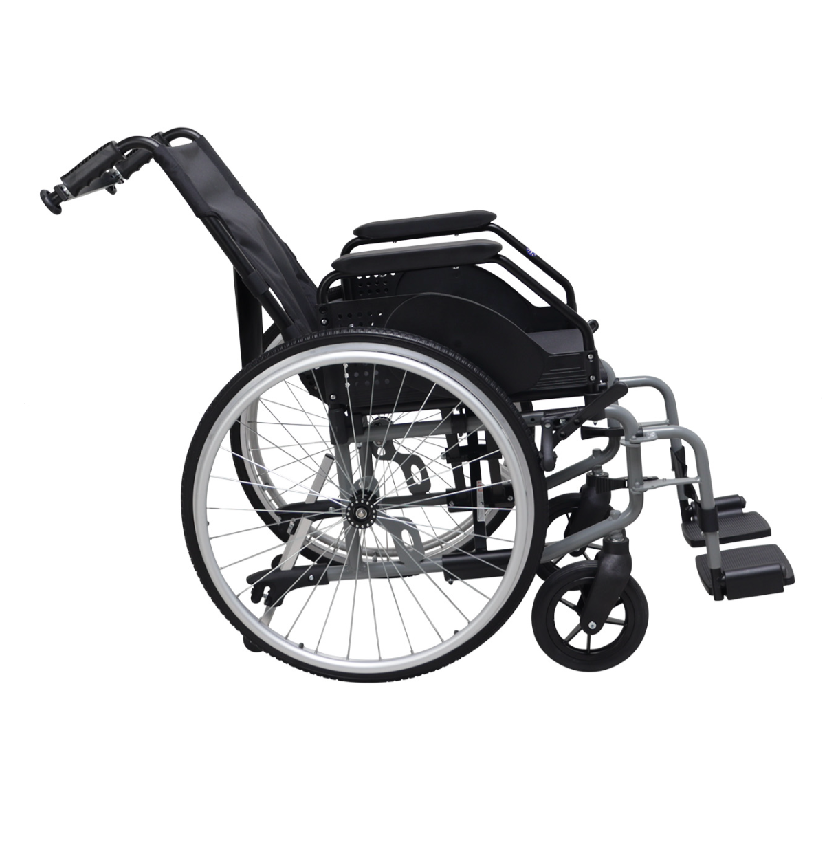 CELTA RECLINE - Fauteuil roulant en acier avec position semi-allongée